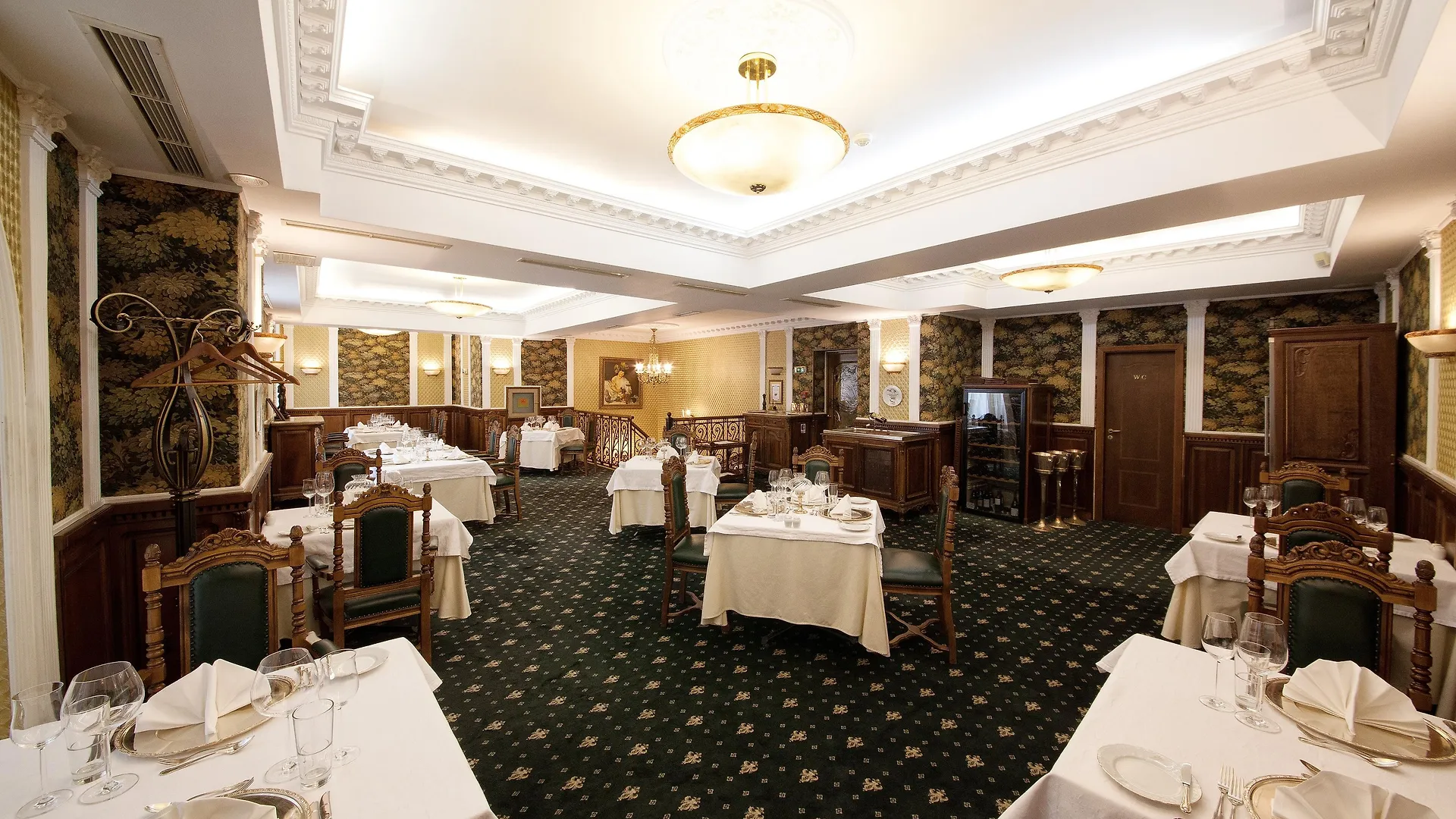 וארנה Grand Hotel London