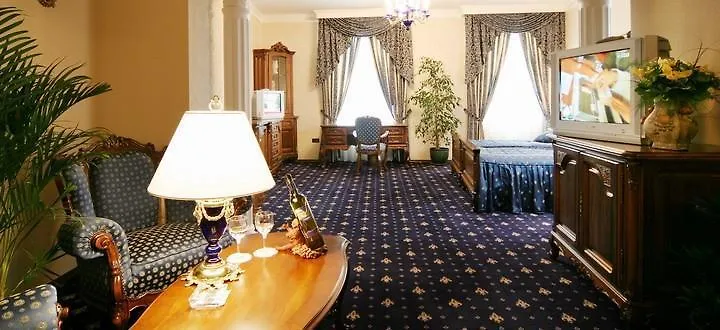 וארנה Grand Hotel London